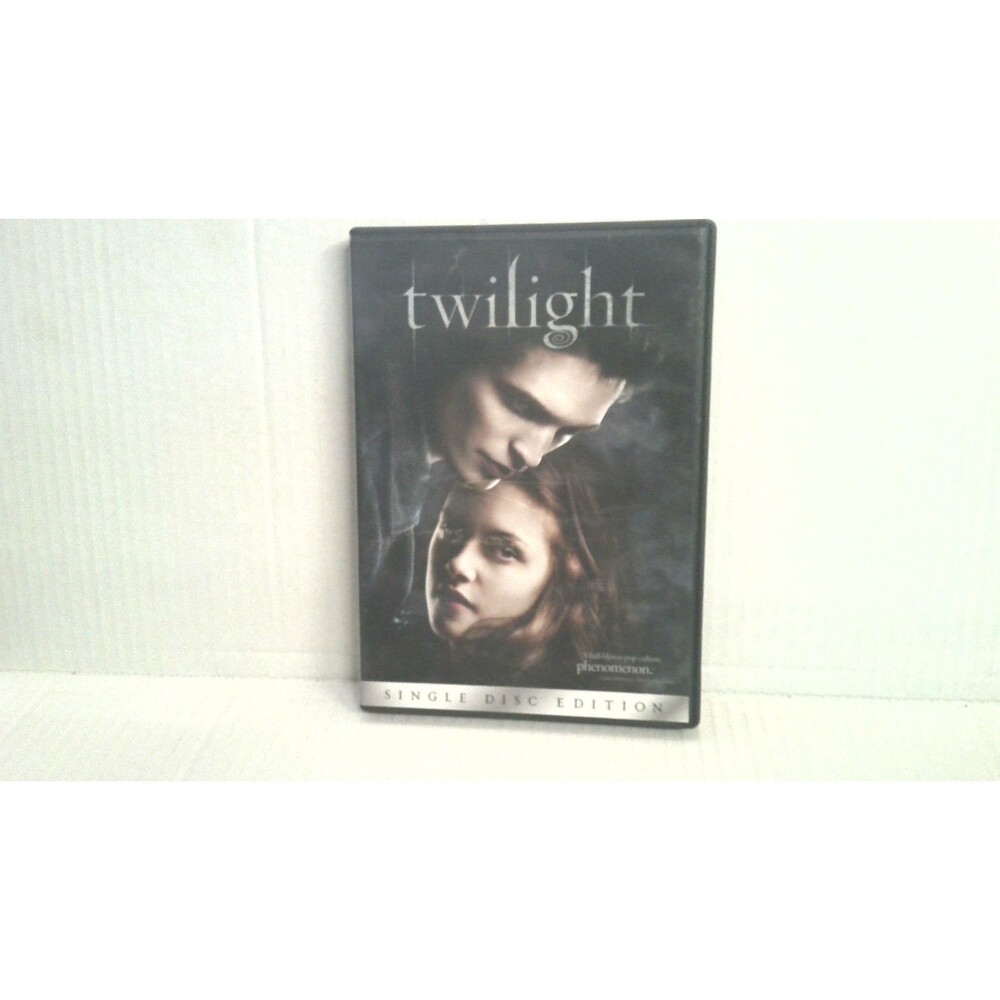 Twilight DVD 2008 Summit Entertainment Love Around Vampires Romance Action